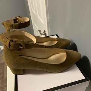 Green blocked heeled court shoes